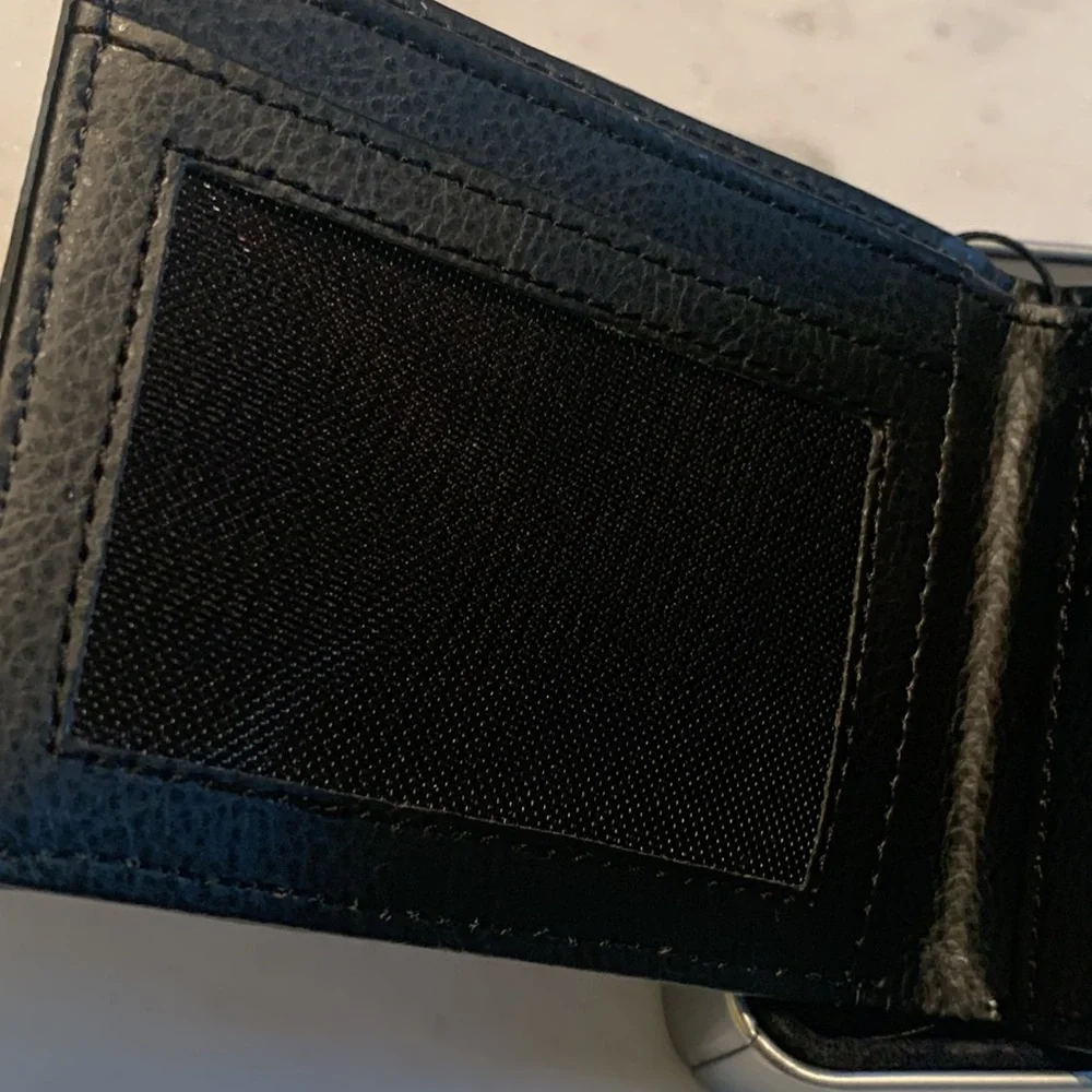 Concept One Marvel Avengers Bifold Wallet in Decorative Tin Case